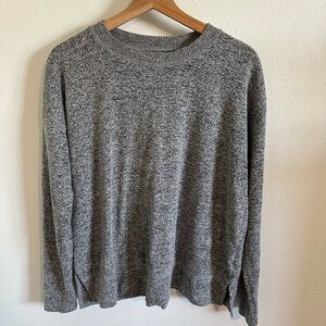 Women’s Gray Crewneck Sweater - Classic Knit